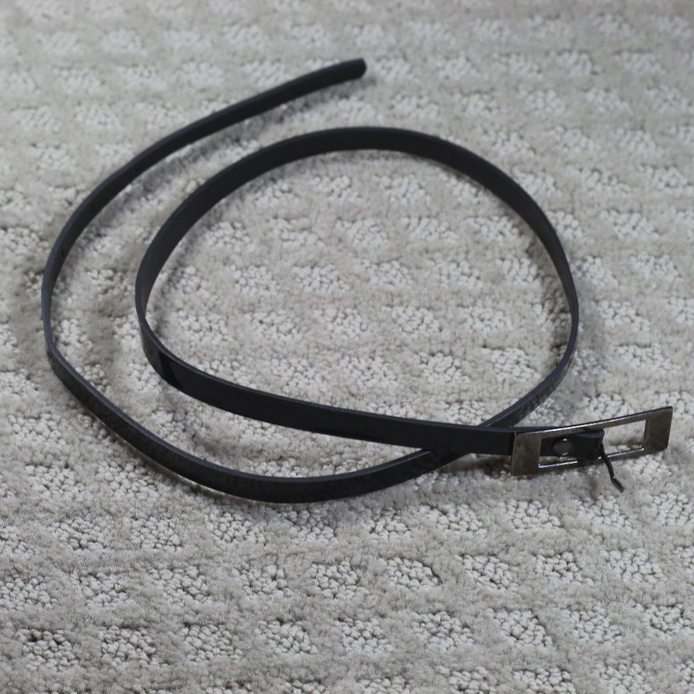 NWOT Black Patent ~1/2" Wide Belt Size M (28" - 32")